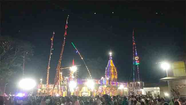 मुरुड तालुक्यात नाचवल्या जातात मानाच्या शासन काठ्या…