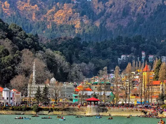 लाँग वीकेंडमध्ये फिरायला जाण्याचा विचार करताय? मग गर्दी टाळण्यासाठी ही ठिकाणे टाळा!