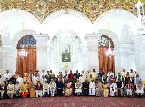 Padma Awards 2024 :  महाराष्ट्रातील पाच मान्यवरांना ‘पद्म पुरस्कार’ प्रदान