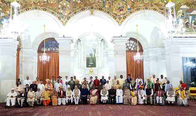 Padma Awards 2024 :  महाराष्ट्रातील पाच मान्यवरांना ‘पद्म पुरस्कार’ प्रदान