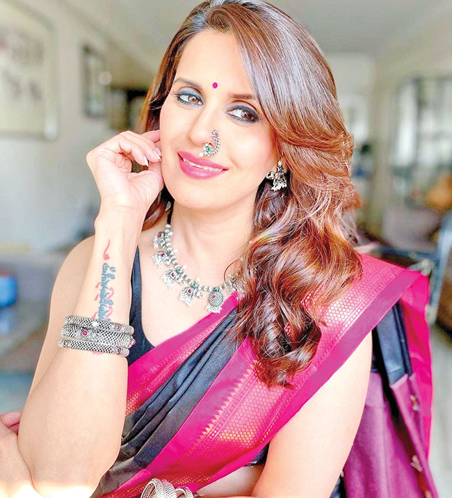आई – मुलींमध्ये मैत्रीचं नातं असावं