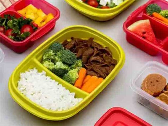 Health: चुकूनही प्लास्टिकच्या डब्यात पॅक करू नका गरम जेवण, नाहीतर...