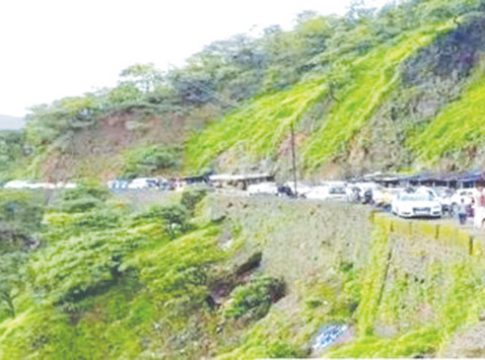 Varandh Ghat: वरंध घाट ३० मेपर्यंत सर्व प्रकारच्या वाहतुकीसाठी बंद