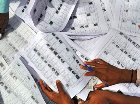 voter slip घरी आली नाही तर स्वत: करू शकता डाऊनलोड, ही आहे सोपी पद्धत