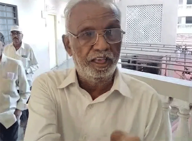 Baramati Loksabha : EVM वर कमळाचं फूल नाही तर मतदान कसं करायचं?