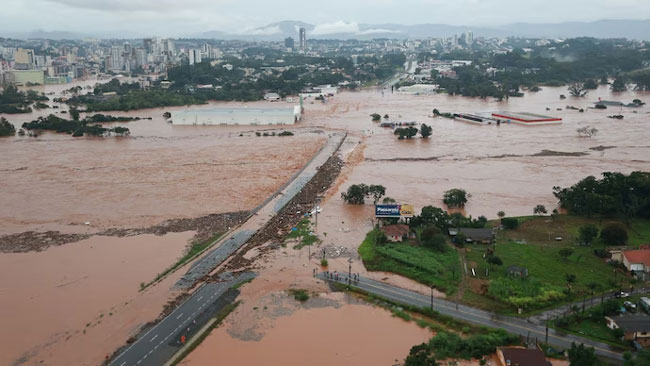 Brazil flood : ब्राझीलमध्ये पावसाचा हाहाकार! ५७ हून अधिक मृत्यू तर हजारो लोक बेपत्ता