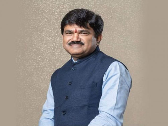 Nashik Loksabha : नाशिकची जागाही शिंदेंकडेच! हेमंत गोडसे यांना उमेदवारी जाहीर