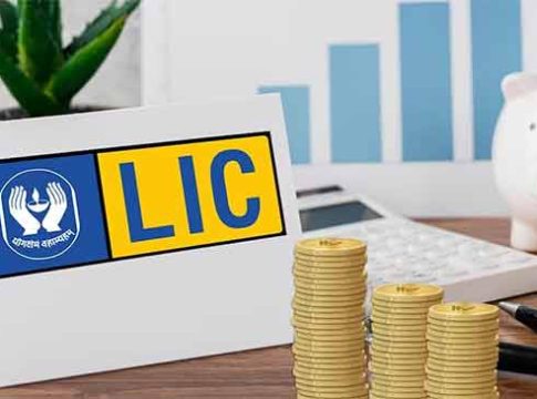 सुपरहिट ठरली LICची ही स्कीम...१ महिन्यांत ५००००हून अधिक अर्ज