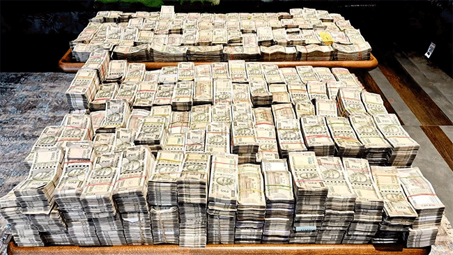 Nashik IT Raid : नाशिकच्या सराफा व्यावसायिकाकडून तब्बल २६ कोटींचे घबाड हाती!