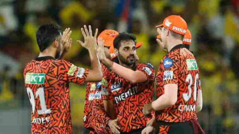 SRH vs RR: भुवनेश्वरच्या गोलंदाजीपुढे राजस्थान फेल, हैदराबादचा  १ रनने रोमहर्षक विजय…
