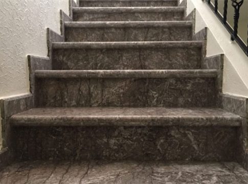 जरा विसावू या पायरीवर...