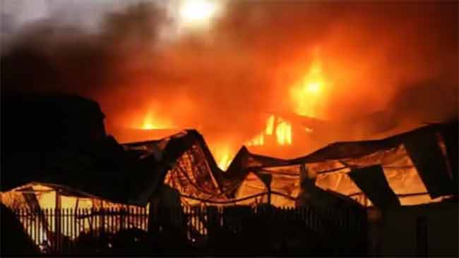 Dharavi Fire : धारावीत अग्नितांडव! भीषण आगीत ६ जण जखमी