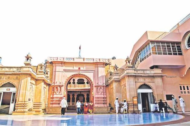 भक्तांच्या रक्षणाकरिता महाराज धावून येतात