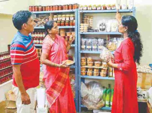 फणसाला श्रीफळ बनवणारी फणसक्वीन
