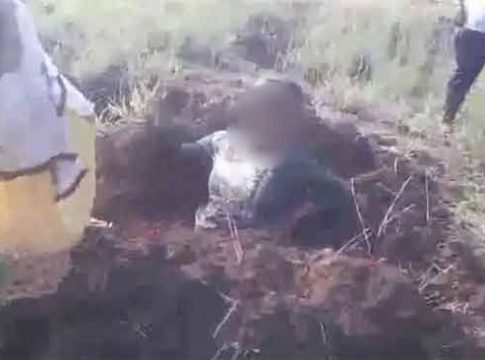 Pune Crime : पुण्यात नेमकं चाललंय काय! तरुणीला गाडण्याचा धक्कादायक प्रयत्न