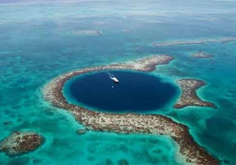 Taam Ja Blue Hole : अजब गजब! ड्रॅगन होलपेक्षाही अधिक जास्त खोल आहे 'हा' खड्डा