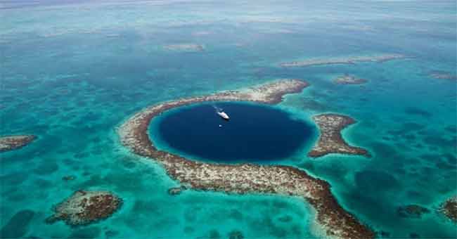 Taam Ja Blue Hole : अजब गजब! ड्रॅगन होलपेक्षाही अधिक जास्त खोल आहे ‘हा’ खड्डा