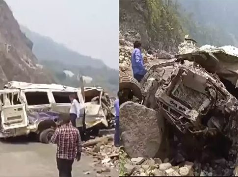 Badrinath accident : बद्रीनाथला जाणाऱ्या भाविकांची बस नदीत कोसळली! ८ जणांचा जागीच मृत्यू
