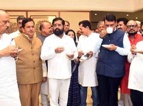 Devendra Fadnavis : विरोधकांचा पर्दाफाश करण्याचे काम अधिवेशनात करणार
