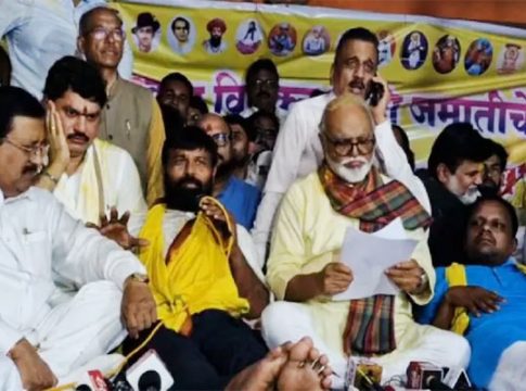 OBC reservation : अखेर दहा दिवसांनी लक्ष्मण हाके यांचं उपोषण स्थगित!