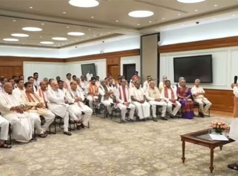 Narendra Modi : कोणत्याही पदावर कुटुंबीय किंवा नातेवाईकांची नियुक्ती करू नका!