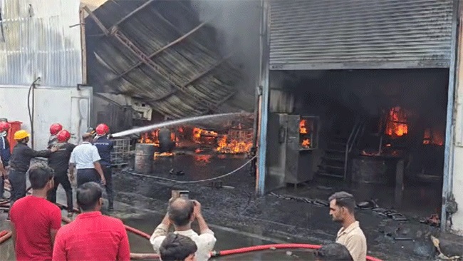 Pimpri chinchwad Fire : पिंपरी चिंचवड येथे भीषण आगीत तीन कंपन्या जळून खाक!