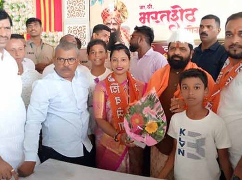 अनंत गितेंच्या पराभवानंतर उबाठा गटाच्या नेत्यांचा शिवसेना शिंदे गटात जाहीर प्रवेश