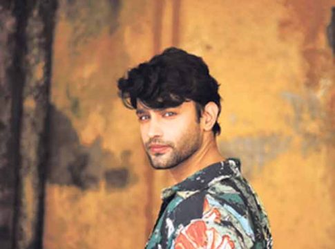Rishi Saxena : ‘काहे दिया परदेस’मुळे ‘मल्हार’ चित्रपट मिळाला