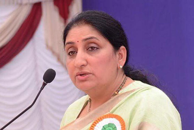 Sunetra Pawar : ना प्रफुल पटेल, ना सुनील तटकरे! केंद्रात मंत्रीपदासाठी ‘वहिनीं’ची लागणार वर्णी?