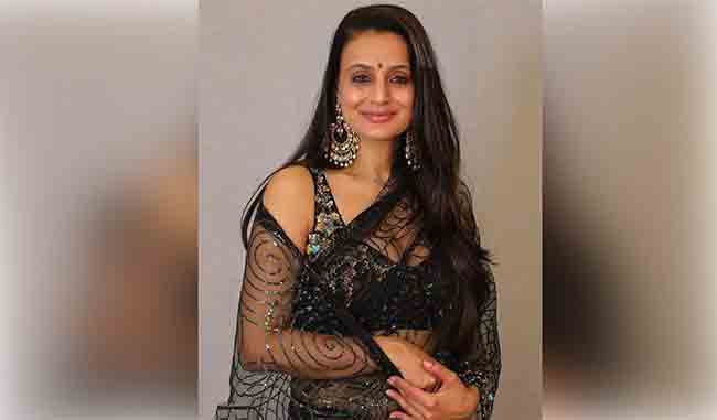 वयाच्या ४९व्या वर्षी लग्नासाठी तयार आहे अमिषा पटेल, म्हणाली…