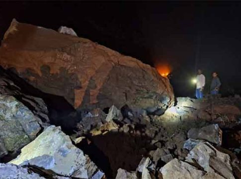 Anuskura Landslide : अणुस्कुरा घाटात दरड कोसळण्याचे सत्र सुरुच; पुन्हा वाहतुकीचा खोळंबा!