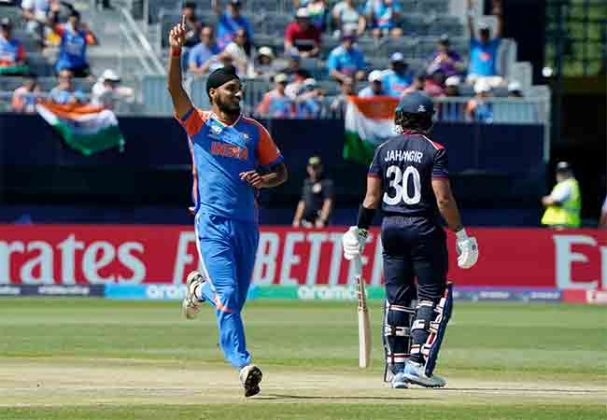 IND vs AUS: टी-२० वर्ल्डकपमध्ये जबरदस्त कामगिरी करतोय अर्शदीप सिंह, सांगतात हे आकडे