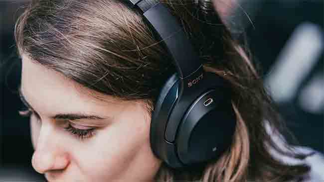 Headphone: तुम्ही सतत हेडफोन लावून असता का? तर तुमच्यासाठी हे महत्त्वाचे