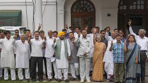 नाचता येईना,  अंगण वाकडे…