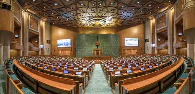 Loksabha: भाजप आणि काँग्रेसने आपल्या खासदारांना जारी केला व्हिप, लोकसभेत हजर राहण्याचे आदेश