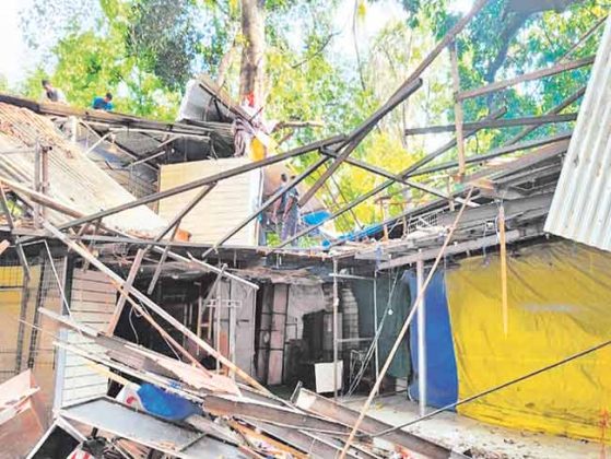 Pune News : फर्ग्युसन रोडवरील अनधिकृत शॉपिंग मॉलवर पालिकेचा हातोडा