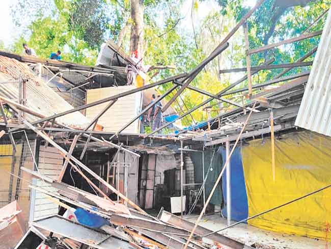 Pune News : फर्ग्युसन रोडवरील अनधिकृत शॉपिंग मॉलवर पालिकेचा हातोडा
