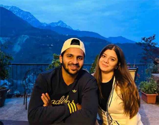 या स्टार क्रिकेटरची पत्नी केक विकून कमावते कोट्यावधी रूपये