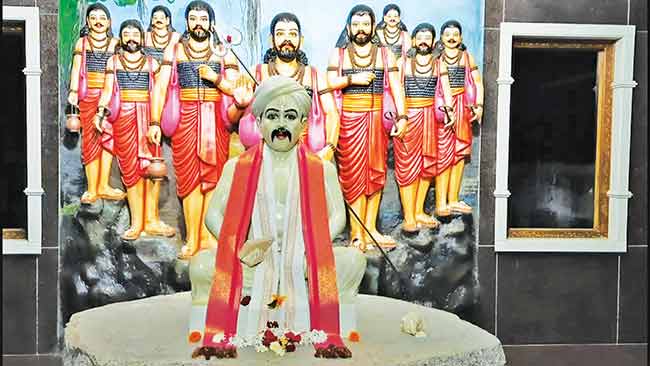 इन्सुलीतील सोहिरोबानाथ आंबिये साक्षात्कार मंदिर