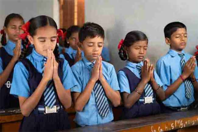Uniform Scheme : ‘एक राज्य एक गणवेश’ अंतर्गत विद्यार्थ्यांना लवकरच गणवेश उपलब्ध होणार !