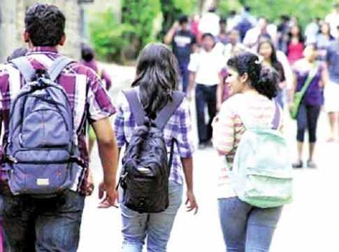 विद्यार्थ्यांना करिअर घडवताना कॉमर्समधून भरपूर ऑप्शन: दीपक गोंदकर