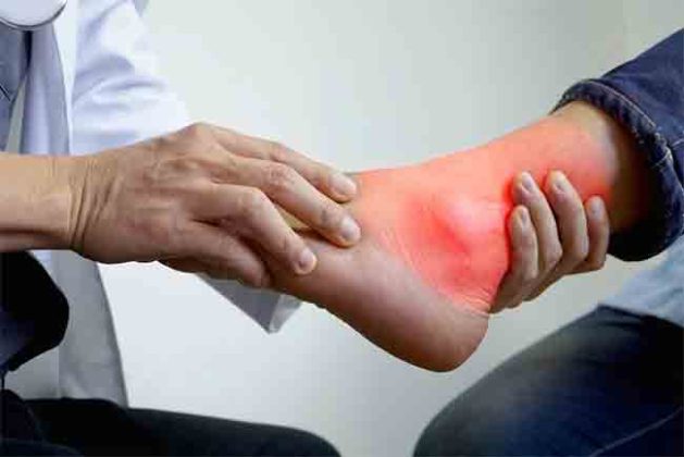 Uric Acid: शरीराकडून मिळतात 'हे' धोकादायक संकेत, वेळीच लक्ष द्या अन्यथा वाढू शकतात गंभीर समस्या!