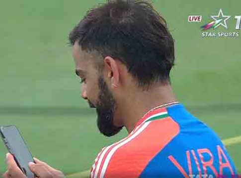 Mobile Phone: कोणता फोन वापरतो विराट कोहली? वर्ल्डकप सामन्यादरम्यान वापरताना दिसला