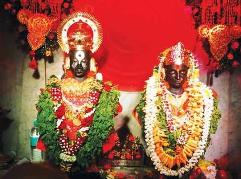 पांडूरंग कोणाला पावणार! फडणवीसांना की अजितदादांना?