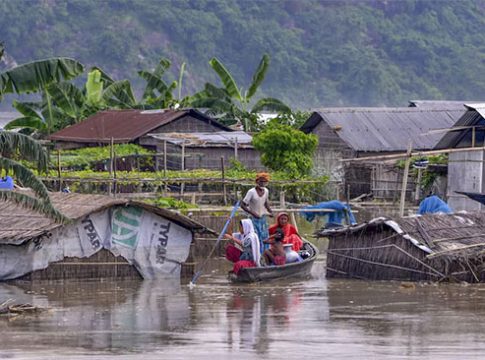 Assam Rain : आसाममध्ये पावसाचा हाहाकार! पुरामुळे ५२ लोकांनी गमावले प्राण