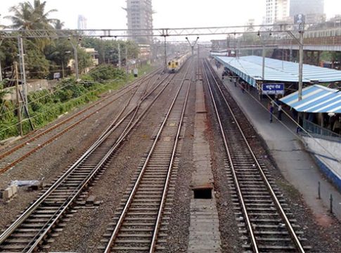 Central railway : दुष्काळात तेरावा महिना! माटुंगा मध्य रेल्वे स्थानकावर रुळाला तडे