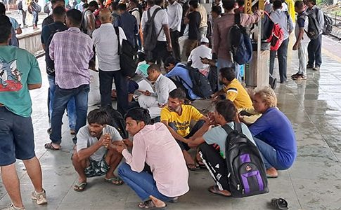 ST Bus : मुसळधार पावसामुळे रेल्वेसेवा ठप्प! जाणून घ्या एसटी बस कुठून व कधी सुटणार?