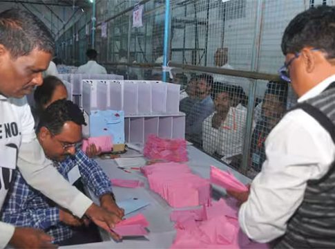 Nashik news : नाशिक शिक्षक मतदार संघाची मतमोजणी थांबवली! काय आहे कारण?