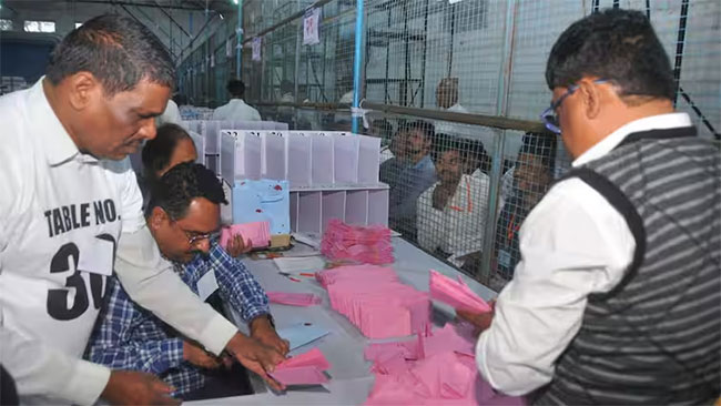 Nashik news : नाशिक शिक्षक मतदार संघाची मतमोजणी थांबवली! काय आहे कारण?