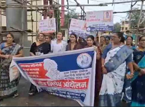 भिवंडीत महिला अत्याचार विरोधात राष्ट्रवादी महिला काँग्रेस शरदचंद्र पवार गटाकडून तीव्र निषेध आंदोलन